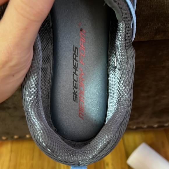 Sketchers Dual Lite Slip On Knit Sneakers Size 9.5 new  worn once in my home. - Picture 4 of 5